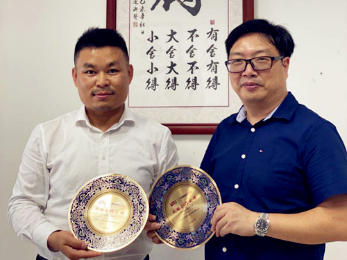 中國底部填充膠領(lǐng)先品牌“漢思新材料”與香港上市企業(yè)“飛毛腿集團”簽署戰(zhàn)略合作