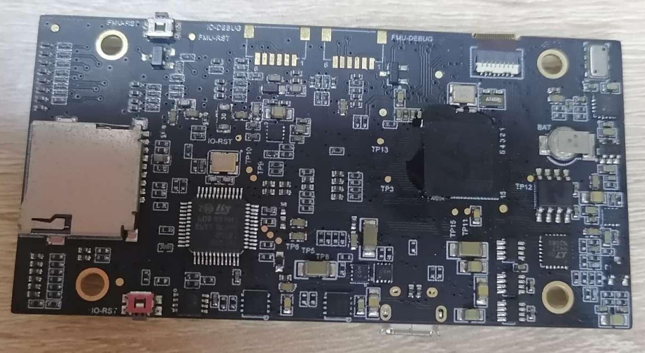 無人機控制板BGA芯片底部填充膠應用由漢思新材料提供